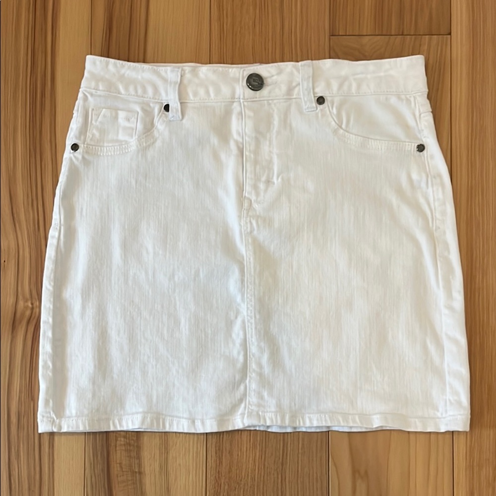 1822 Denim White Mini Skirt Casual
